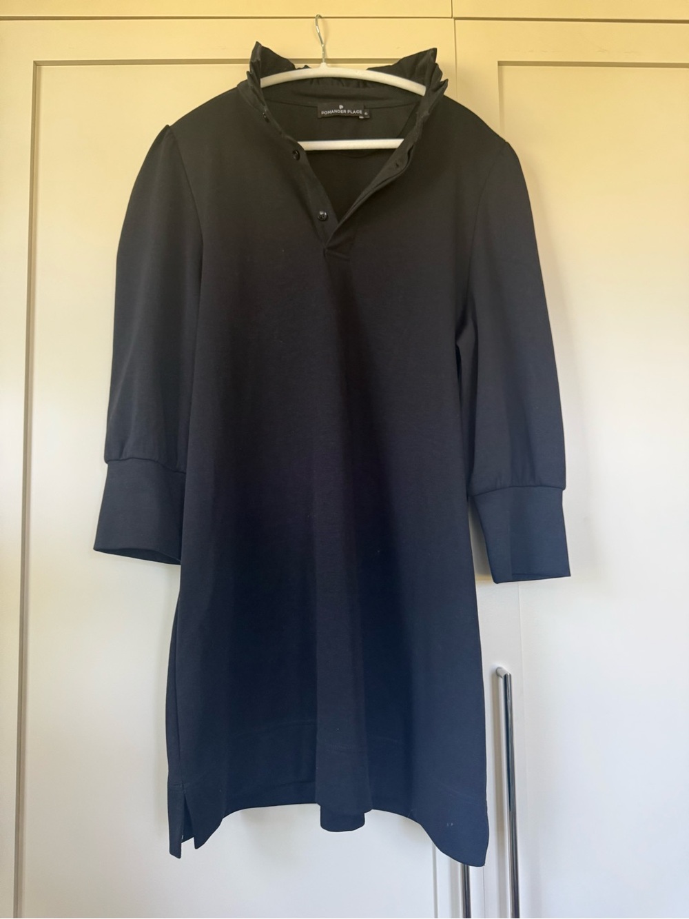 Pomander Place Black Long Sleeve Snap-Collar Tunic Dress